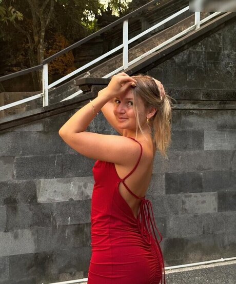 ブロンドビキニOnlyFans ホットヌード 写真