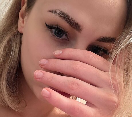 GloriaMatvien 素敵な女優 写真