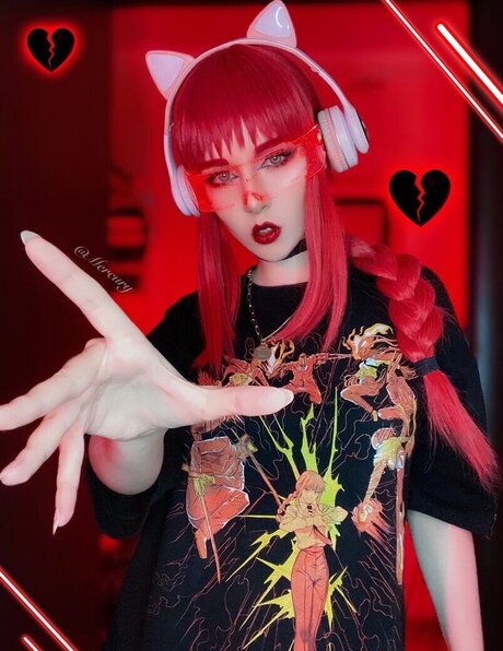 ラテン系ティーンオンリーファンズ アート裸 写真