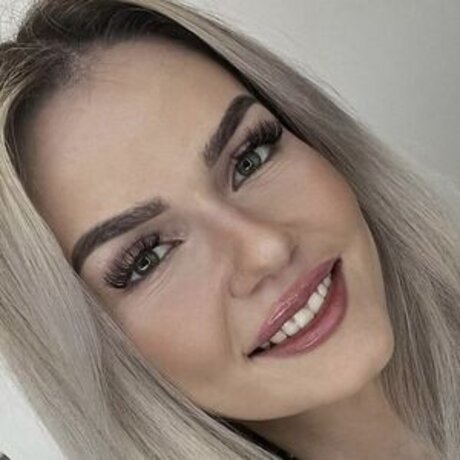 巨大な天然おっぱいオンリーファンズ 無料セクシー 画像