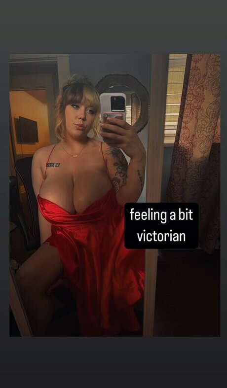 巨乳の熟女オンリーファンズ ホットヌード ギャラリー