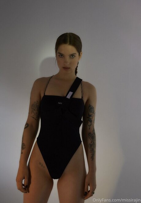 痴女オンリーファン 裸 画像