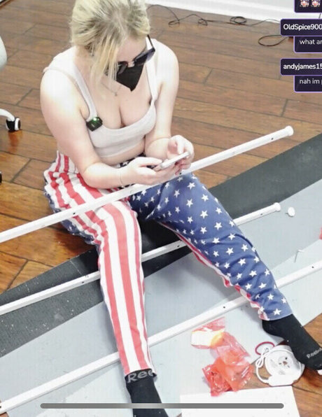 MegalodonVT ポルノスター ヌード 写真