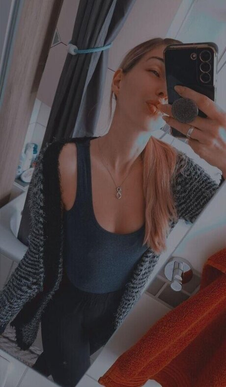 騎乗位熟女OnlyFans 無料 ギャラリー