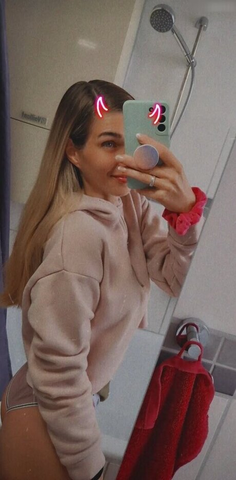 its sunny93 アダルトモデル 写真