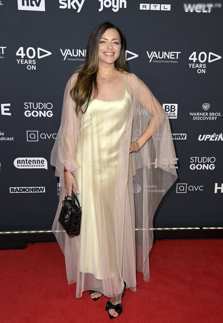 Anne Menden 裸の女優 画像