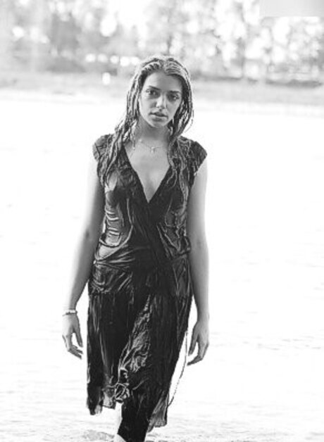 Anne Menden 独占モデル 写真