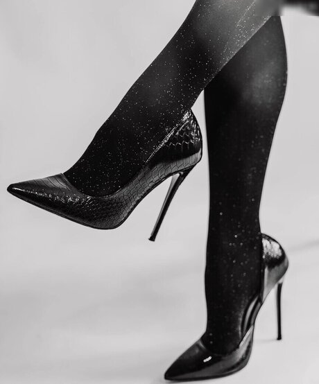 Anne Menden ポルノスター エロティック 画像