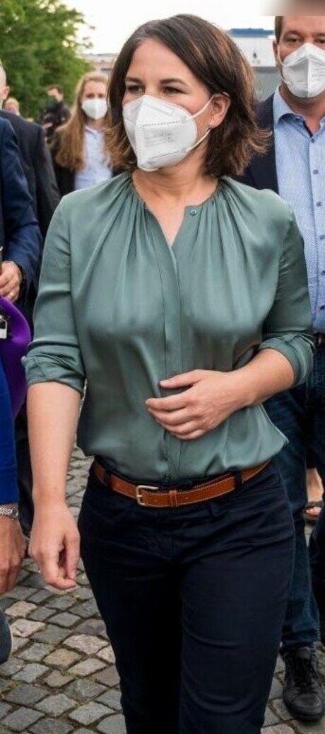 Annalena Baerbock エロティック女優 アーカイブ