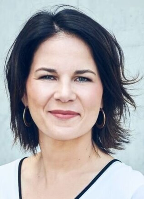 巨乳で曲線美のOnlyFans えろた ギャラリー