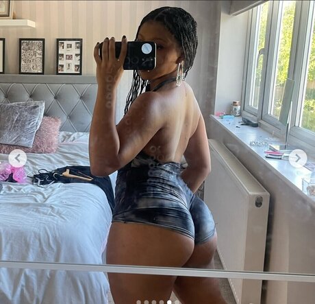 日本の女子高生OnlyFans 美しいxxx 写真