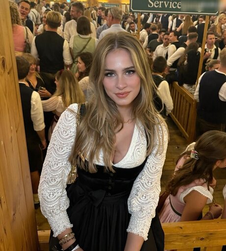 Kim Sara 裸のモデル 画像