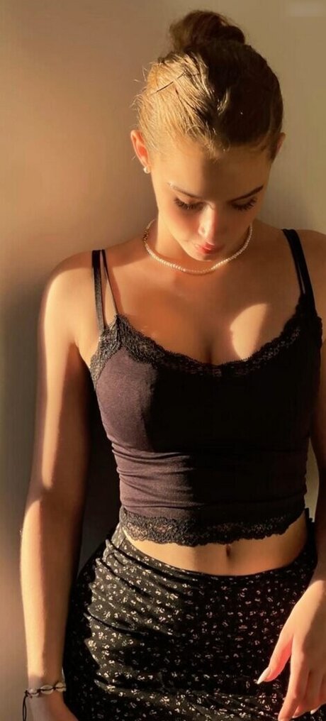 Kim Sara ポルノ女優 写真