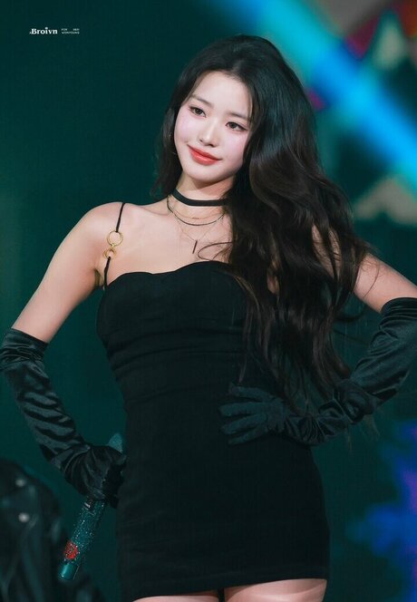 巨乳ブルネットオンリーファンズ アート裸 写真