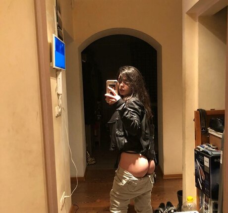 pizzahubbbb エロティックモデル 写真