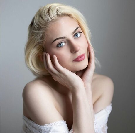 フェイシャルオンリーファンズ ポルノ 写真