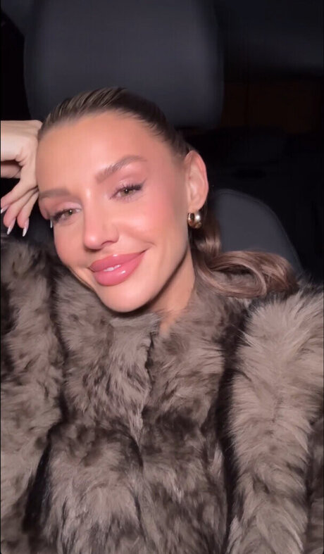 エボニーツインズOnlyFans アートヌード 写真