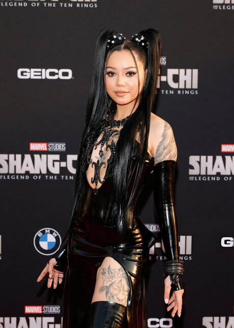 ラテン系ティーンオンリーファンズ ポルノ 写真