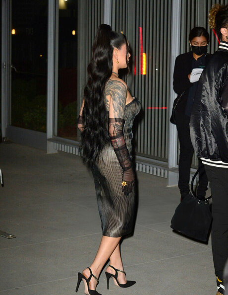 ティーントランスオンリーファン 無料 写真