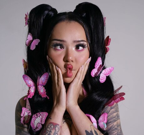 女性の筋肉オンリーファンズ アダルト 写真