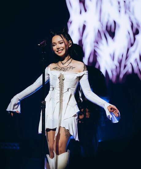 赤毛の太めOnlyFans HD 画像