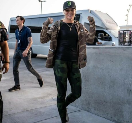 Valentina Shevchenko 美しいポルノスター 写真