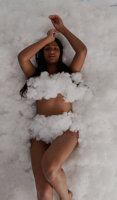 ブルネットのPOV OnlyFans 可愛い 写真