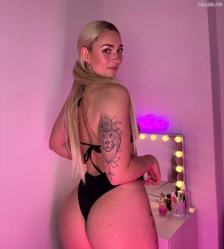 Itisemimarie アダルトスター ギャラリー