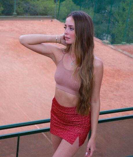 痩せたブルネットのオンリーファンズ 無料ヌード ギャラリー