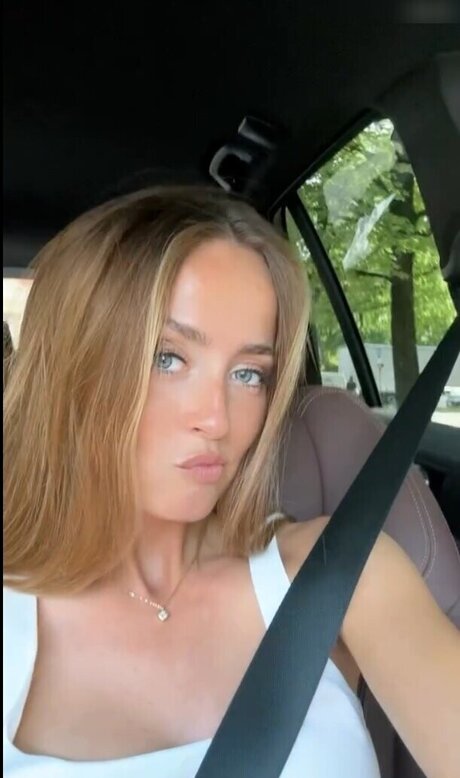 ビデオ通話 オンリーファンズ 美しい 画像