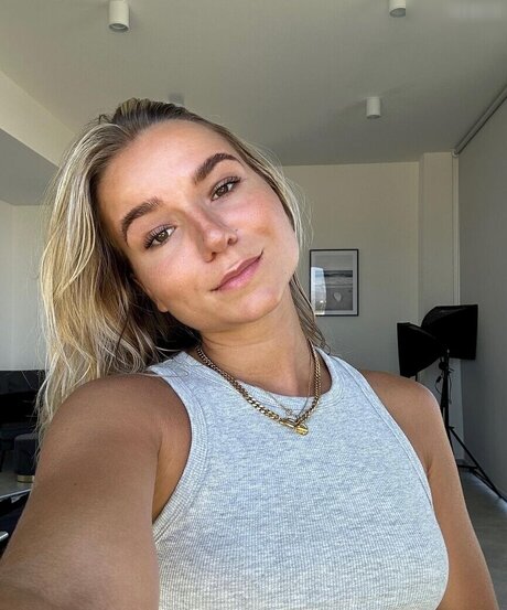 教師限定ファン ホット 画像