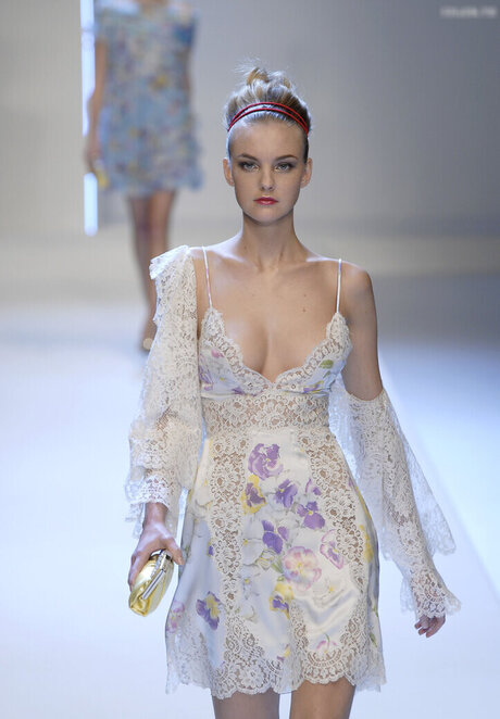 ジンジャートゥインクオンリーファンズ アートxxx ギャラリー