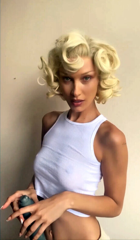 縛られたOnlyFans 美しい裸 画像