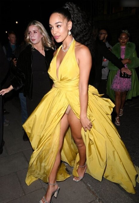 黒いお尻のオンリーファンズ アダルト ギャラリー