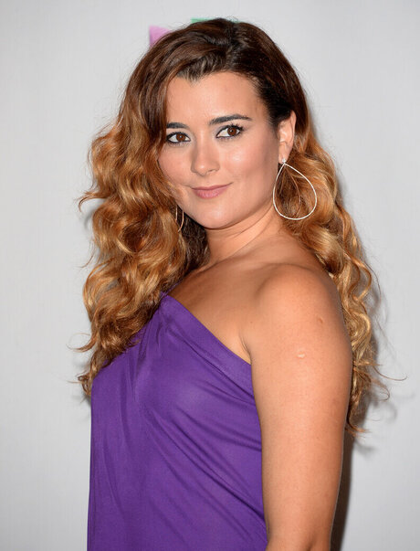 赤毛ティーンオンリーファンズ ホットヌード 画像