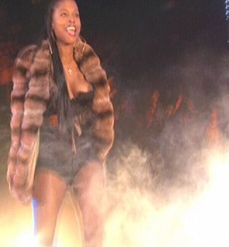 かわいいティーンのオンリーファンズ ポルノ アーカイブ