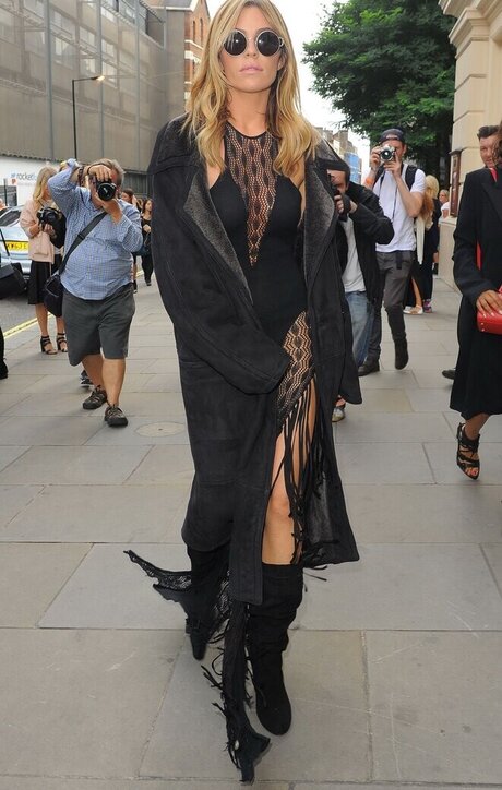 ゲイビデオ OnlyFans アダルト ギャラリー