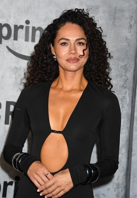 曲線美のランジェリーOnlyFans ポルノ アーカイブ