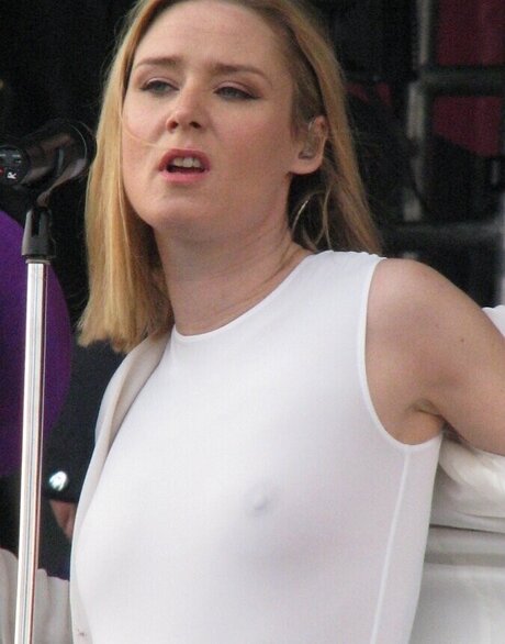 オンリーファンズの内部 ポルノ アーカイブ