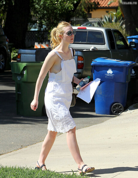 手コキ 主観視点 オンリーファンズ トップ 写真