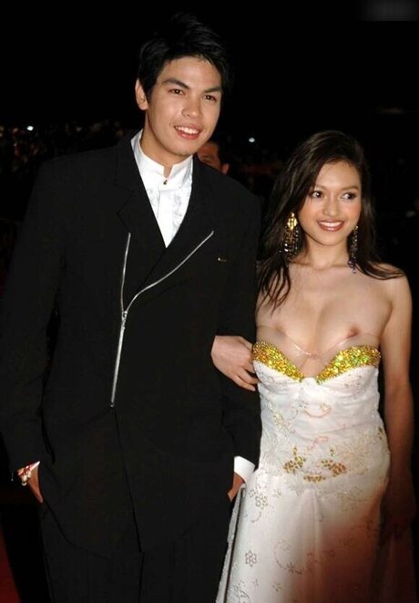 巨乳の熟女オンリーファンズ エロ 写真