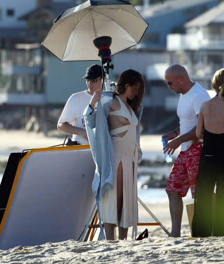 巨乳ブルネットオンリーファンズ 無料ヌード 写真