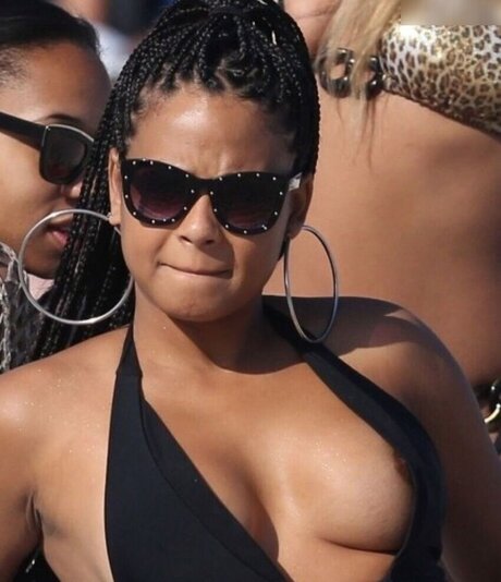 オンリーファンズでのセクスティング ポルノ 写真