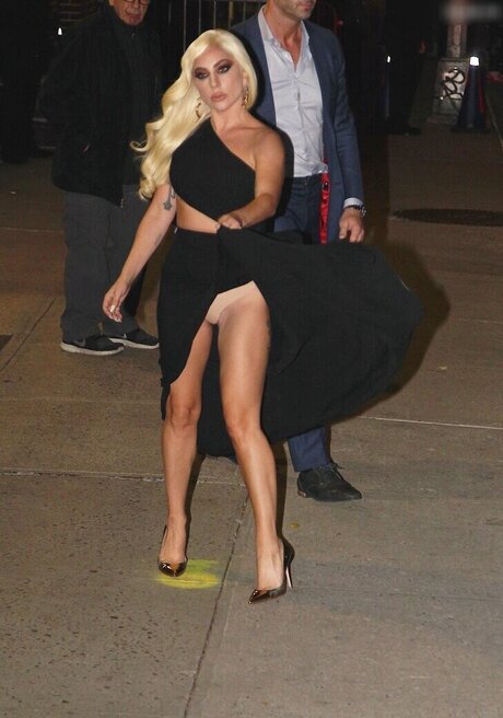 ラバーオンリーファン えろ 写真