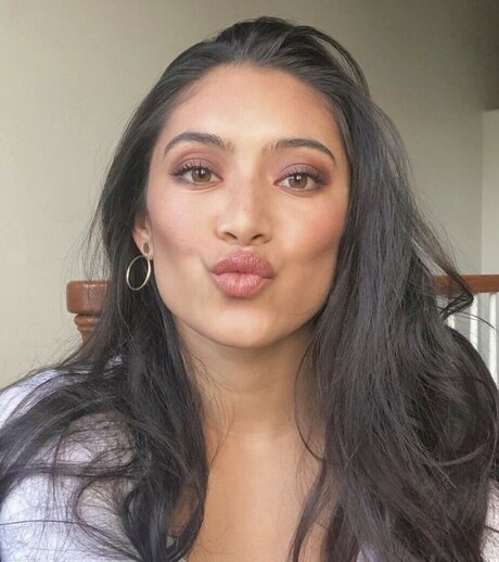 スマイルオンリーファンズ アダルト 写真