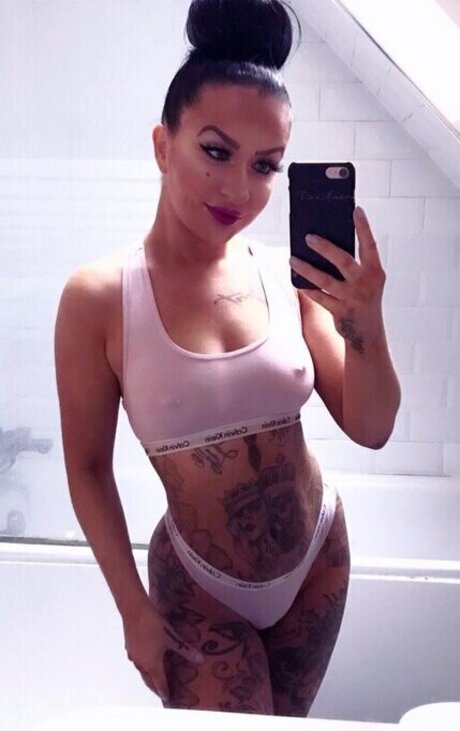 TiaMendez 裸モデル 写真