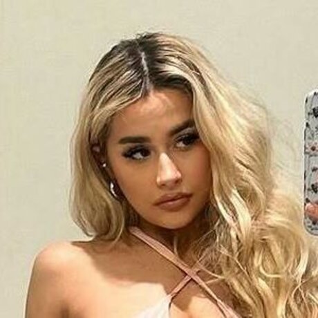 Kelsey Connors トップスター 写真