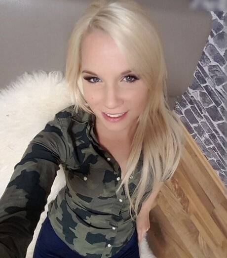 アジア人のティーンの足 オンリーファンズ アート裸 写真