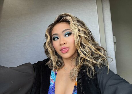 若い黒人女性オンリーファンズ ホット 画像