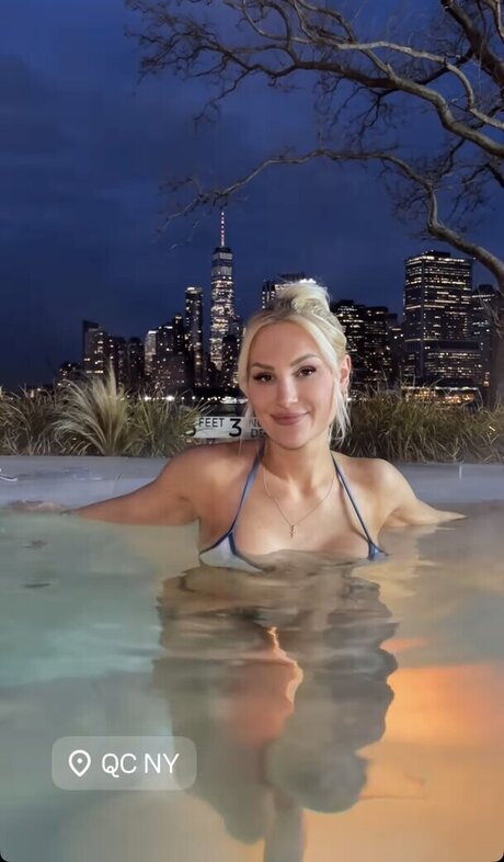 足ヌードオンリーファンズ えろ ギャラリー